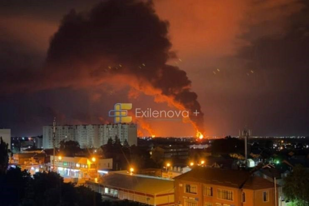Smoke billowing from Mikhailovskoye oil depot in Russia's Stavropol Krai following an overnight Ukrainian drone attack on 19 July. Photo: Exilenova+