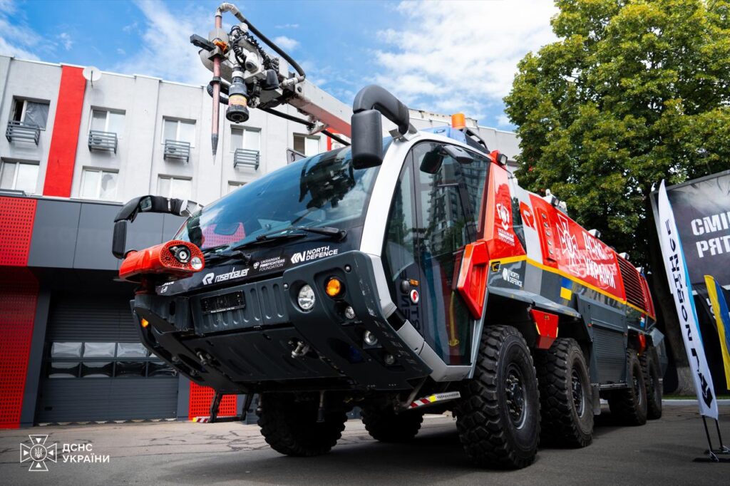 A Rosenbauer Panther 8×8 airport firefighting vehicle. Source: The Ukrainian State Emergency Service