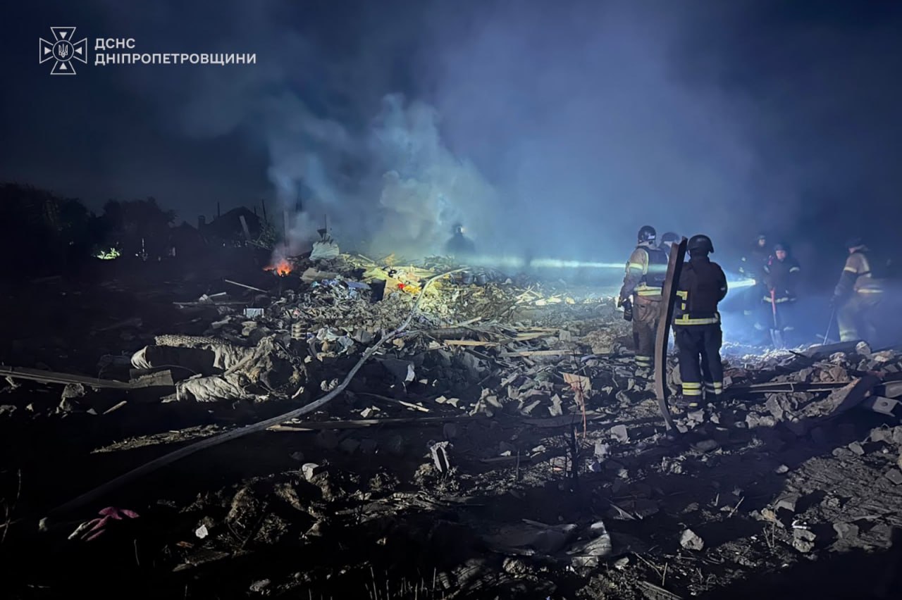 Rescuers search through rubble in the aftermath of a Russian ballistic missile attack on Radushne, Dnipropetrovsk Oblast, Ukraine, 30 July 2026. Photo: Ukraine's State Emergency Service