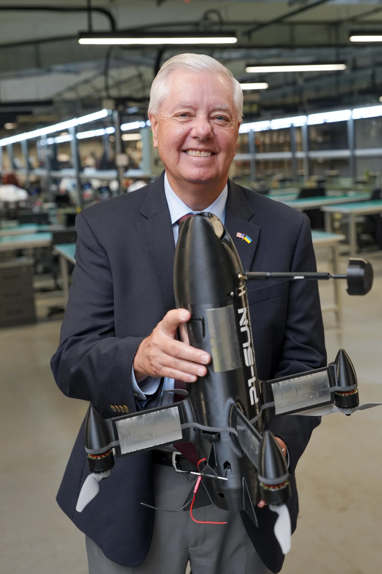 US Republican Senator Lindsey Graham is holding Ukraine's P1-SUN interceptor. Source: SkyFall Interfax