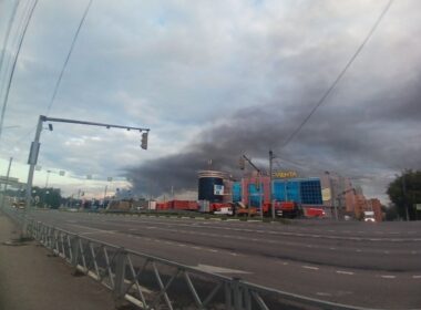 10% russia's refining half siberia's fuel omsk plant just lost its 2500-km protection · post smoke rises over yaroslavl russia after ukrainian drone strike slavneft-yanos refinery 6 2026 supernova+ ukraine