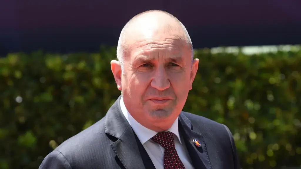 Bulgaria Pulls Out of Ukraine Coalition, Adding to Three Blows in Two Months