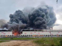ukraine's defense forces sent fp-1 drones ryazan—a refinery warehouse burned · post fire wildberries logistics center ryazan russia 29 2026 пожежа на логістичному центрі рязань рф липня фото exilenova+ ukraine