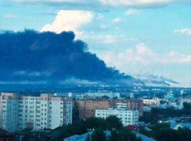 drones set russia's syzran refinery ablaze 800 km war zone — analysts count every primary unit hit · post column black smoke rises over oil after ukrainian drone strike samara