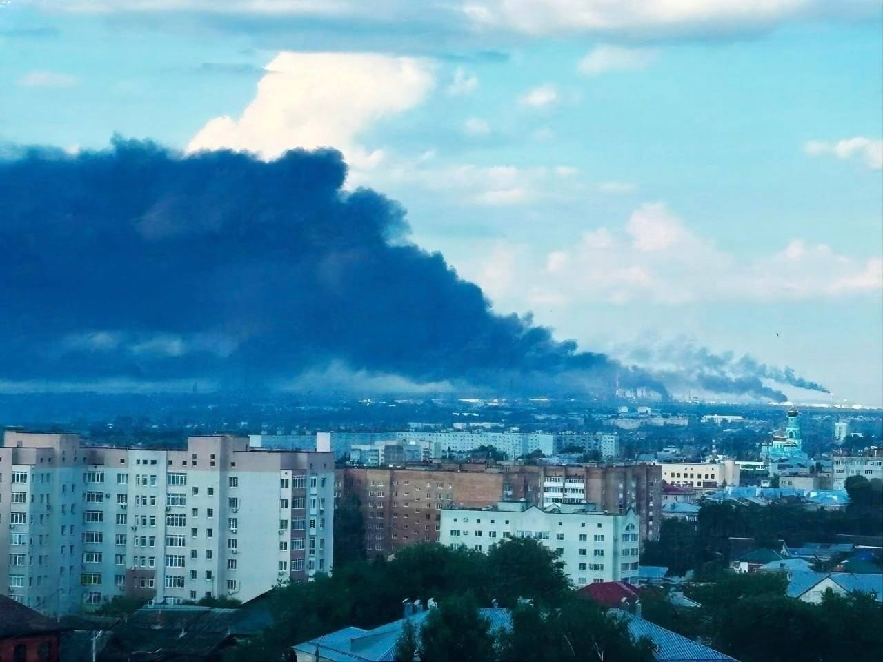drones set russia's syzran refinery ablaze 800 km war zone — analysts count every primary unit hit · post column black smoke rises over oil after ukrainian drone strike samara
