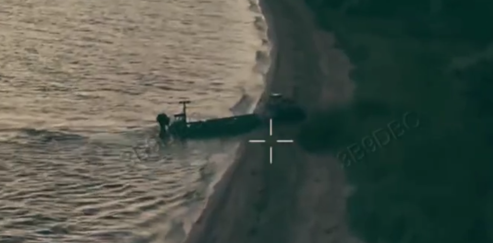 Soldiers of the 123rd Territorial Defense Brigade landed a ground robotic complex on the Russian-held shore of the Kinburn Spit in Mykolaiv Oblast. Source: The 123rd Territorial Defense Brigade
