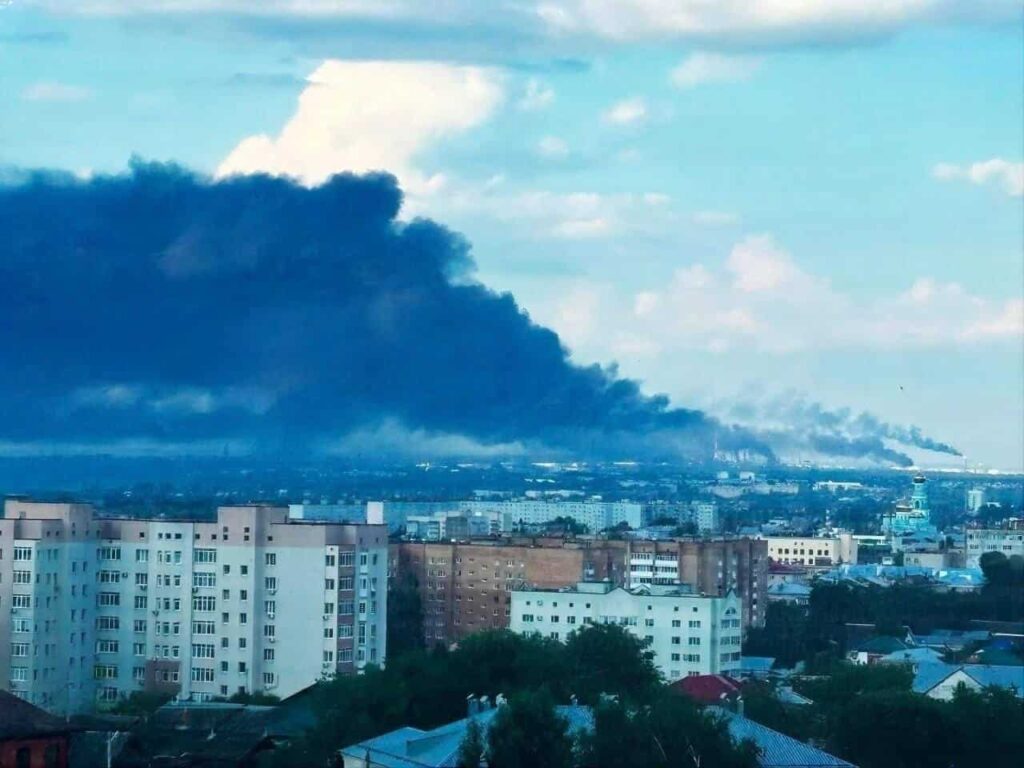 russian refinery makes jet fuel moscow's warplanes—and ukraine keeps setting fire · post column black smoke over syzran after drone strike city's oil samara oblast 12 2026 пожежа на території