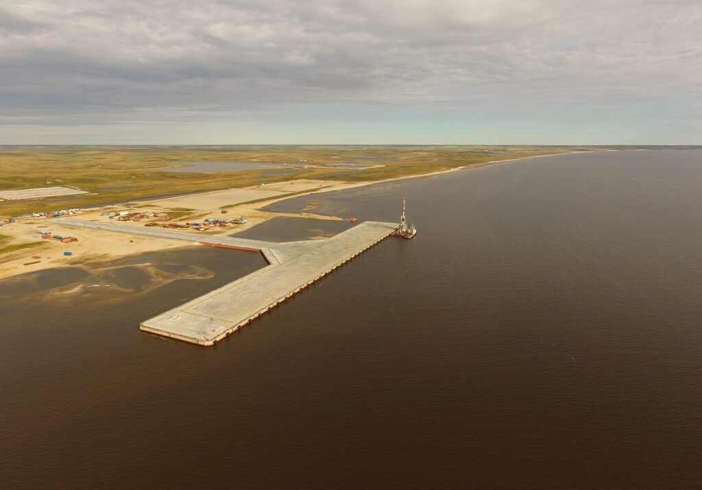 utrenneye or salmanovskoye port on the northern sea route in the far north of russia