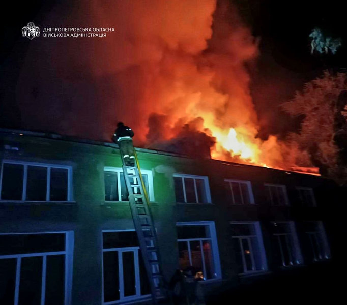 A firefighting crew extinguishes a fire following Russian strikes on Dnipropetrovsk Oblast overnight into 7 August, 2026. Photo: Dnipropetrovsk Oblast Administration