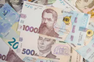 ukraine offers cash rewards capturing russian soldiers close-combat kills · post ukrainian hryvnia banknotes yelyzaveta serhiienko / nbu press office uah money news reports