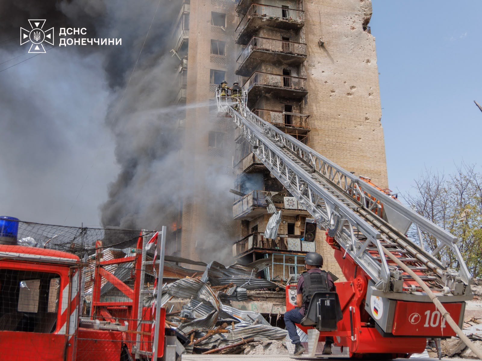 Ukrainian rescuers are working at the Russian strike on 4 August 2026, in Donetsk Oblast. Source: The State Emergency Service of Ukraine