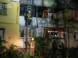 Rescue workers respond to the site of a Russian strike on an apartment building in Kyiv, 30 August 2026. Photo: Ukraine's State Emergency Service