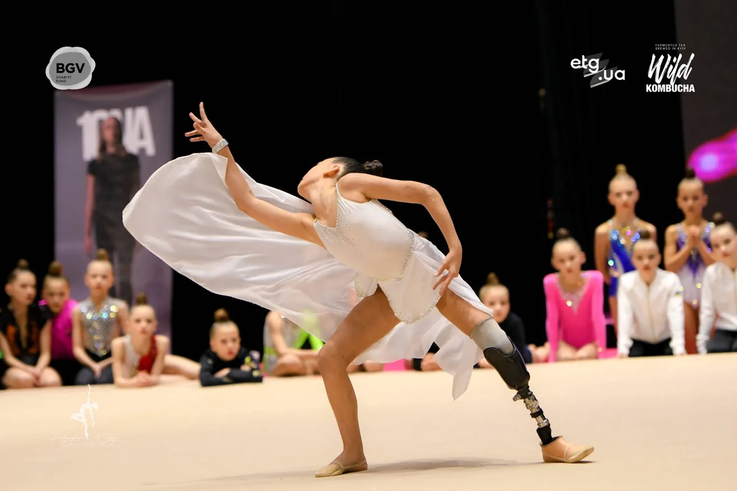 Ukrainian girl gymnast on prothesis