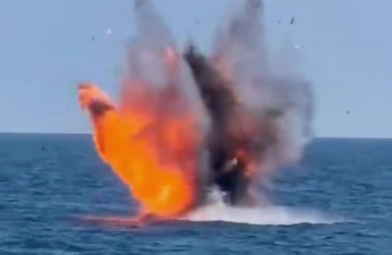 romania found two russian drones bobbing its sea—and didn't wait ask questions · post floating aircraft joined run uncrewed systems drifting neighboring countries' land waters знищення дрейфуючого дрона в чорному