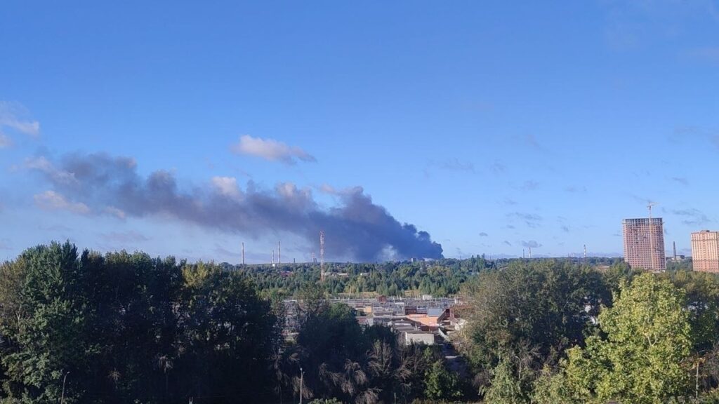 ukrainian drones took ryazan's blending unit after knocking out two its four crude units · post black smoke rising over ryazan oil refinery drone strike russia 6 2026 пожежа на
