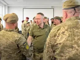 Ukrainian Commander-in-Chief Mykhailo Drapatyi met the senior sergeants. Source: Drapatyi
