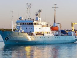 norway sent 69 stranded russians home kept ship under arrest ukraine · post professor molchanov russian expedition cruise owned russia's state weather monitoring agency cruisemapper 1681-f5441e84d27 (1) news ukrainian reports
