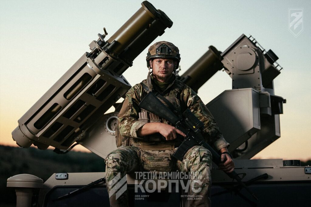 A crew from Ukraine’s 1030th “Aquila” Anti-Aircraft Missile and Artillery Regiment is loading the RapidRanger with anti-aircraft missiles ahead of a combat deployment. Source: Ukraine’s 1030th “Aquila” Anti-Aircraft Missile and Artillery Regiment