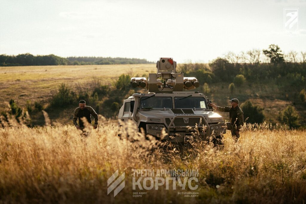 A crew from Ukraine’s 1030th “Aquila” Anti-Aircraft Missile and Artillery Regiment is loading the RapidRanger with anti-aircraft missiles ahead of a combat deployment. Source: Ukraine’s 1030th “Aquila” Anti-Aircraft Missile and Artillery Regiment