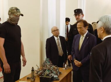 Ukraine's Defense Intelligence has given Eisuke Mori, speaker of Japan's House of Representatives, a close look at a North Korean weapon: the components of a ballistic missile Russia fired at Ukraine. Source: Ukraine's Defense Intelligence