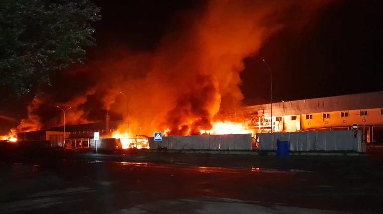Aftermath of a Russian attack on Silpo's distribution centers and NOVUS's main logistics center on 5 August in Kyiv.
Photo: Fozzy Group press office
