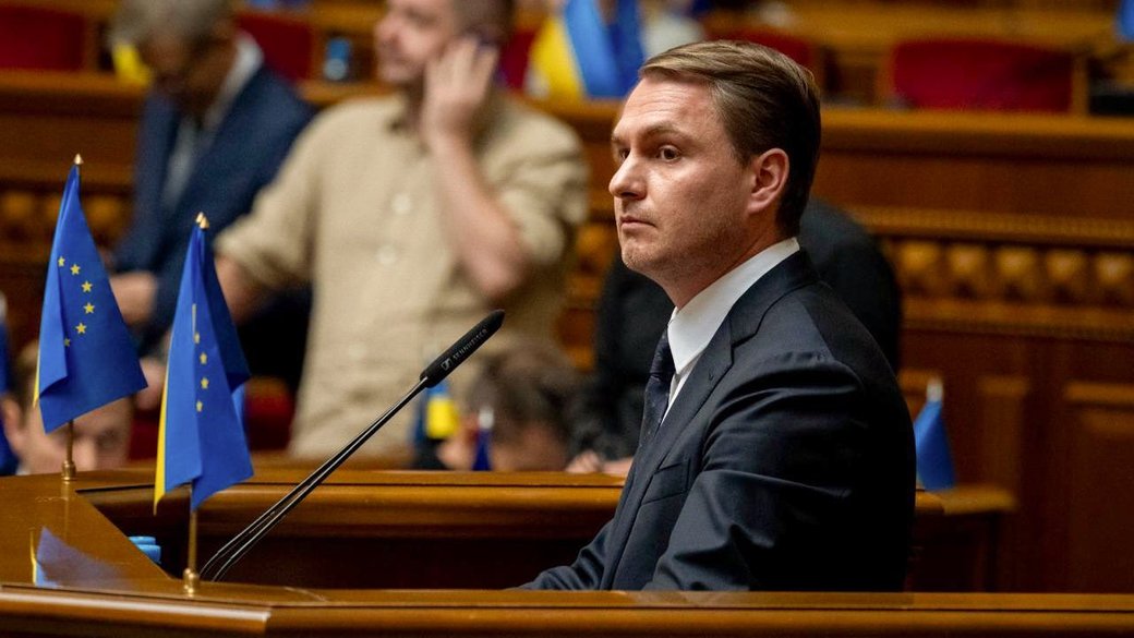 Ukraine's prosecutor general resigns as the watchdogs he was appointed to leash close in