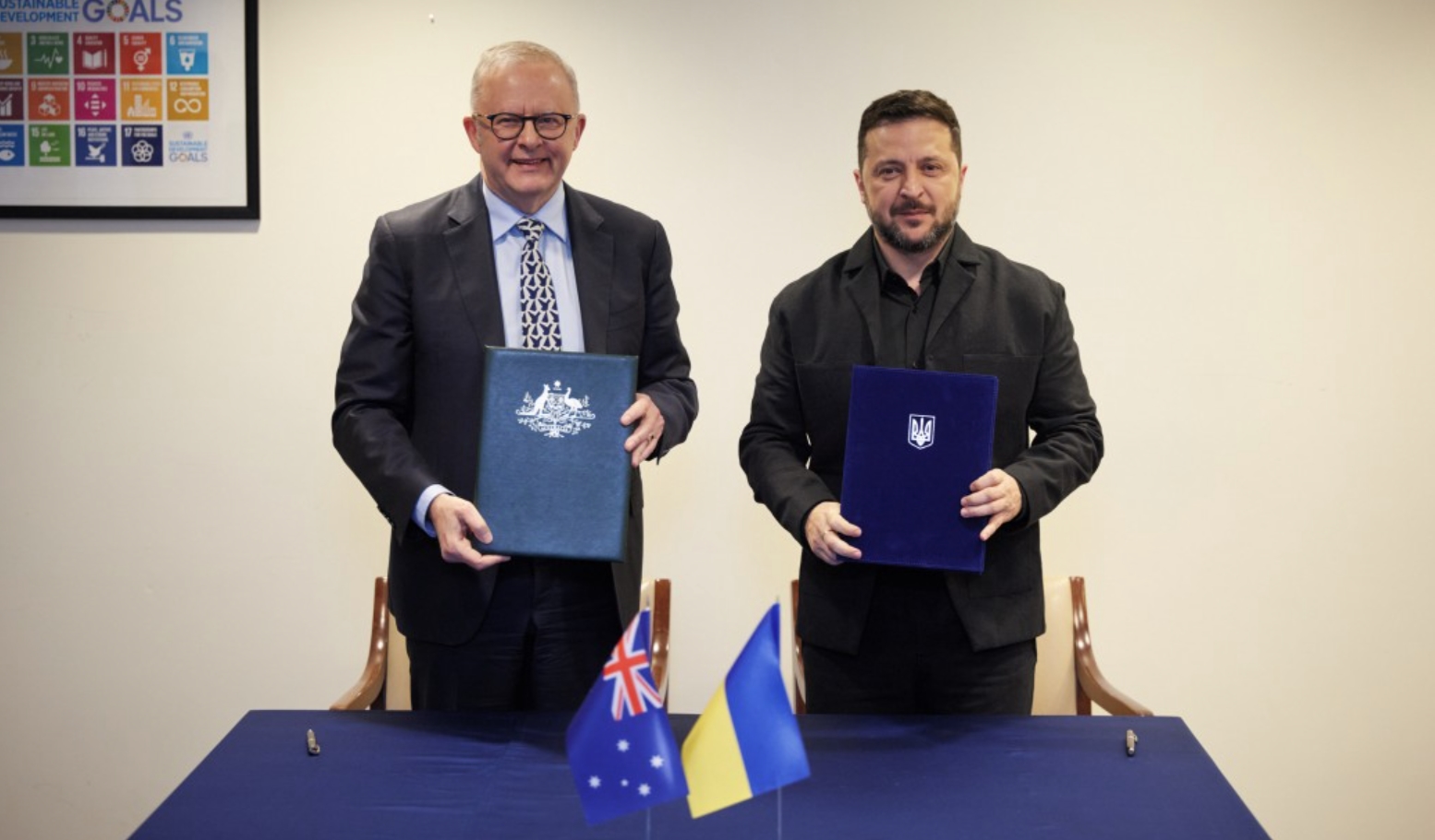 Anthony Albanese and Volodymyr Zelenskyy.
