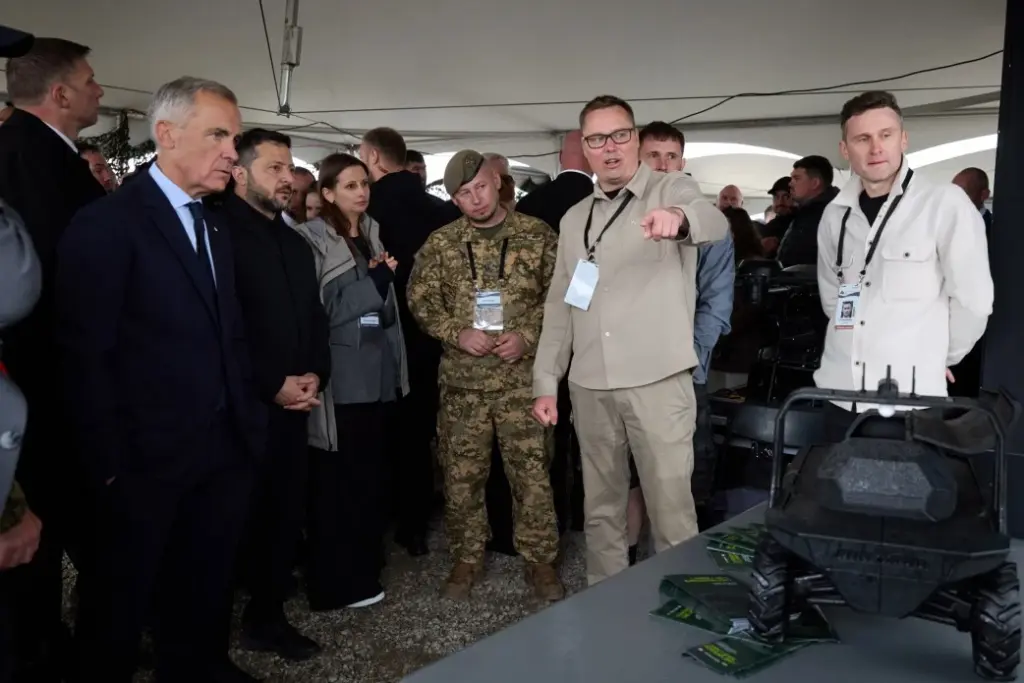 Volodymyr Zelenskyy and Mark Carney at the presentation of Ukrainian drones and joint Ukrainian-Canadian developments during Zelenskyy's visit to Canada, 10 September 2026. Photo: Office of the President of Ukraine