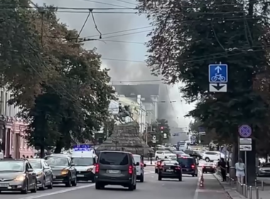 Smoke seen from the damaged SBU headquarters building on Volodymyrska Street in central Kyiv following a Russian drone strike on 4 September, 2026. Screenshot from video: Suspilne