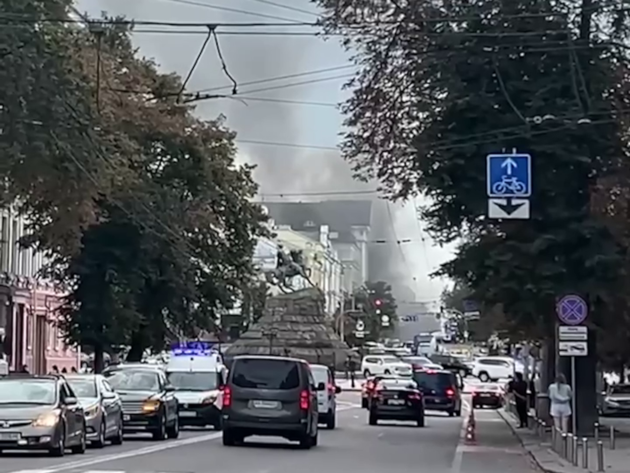 Russian drone strikes SBU headquarters in central Kyiv. Zelenskyy says “geography” of Ukraine’s response is set - Euromaidan Press