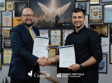 Andrii Shuvalov, CEO of the Serhii Prytula Foundation, during a meeting with Eric Andresen, Defense Attaché at the Embassy of Canada to Ukraine. Source: The Serhii Prytula Foundation