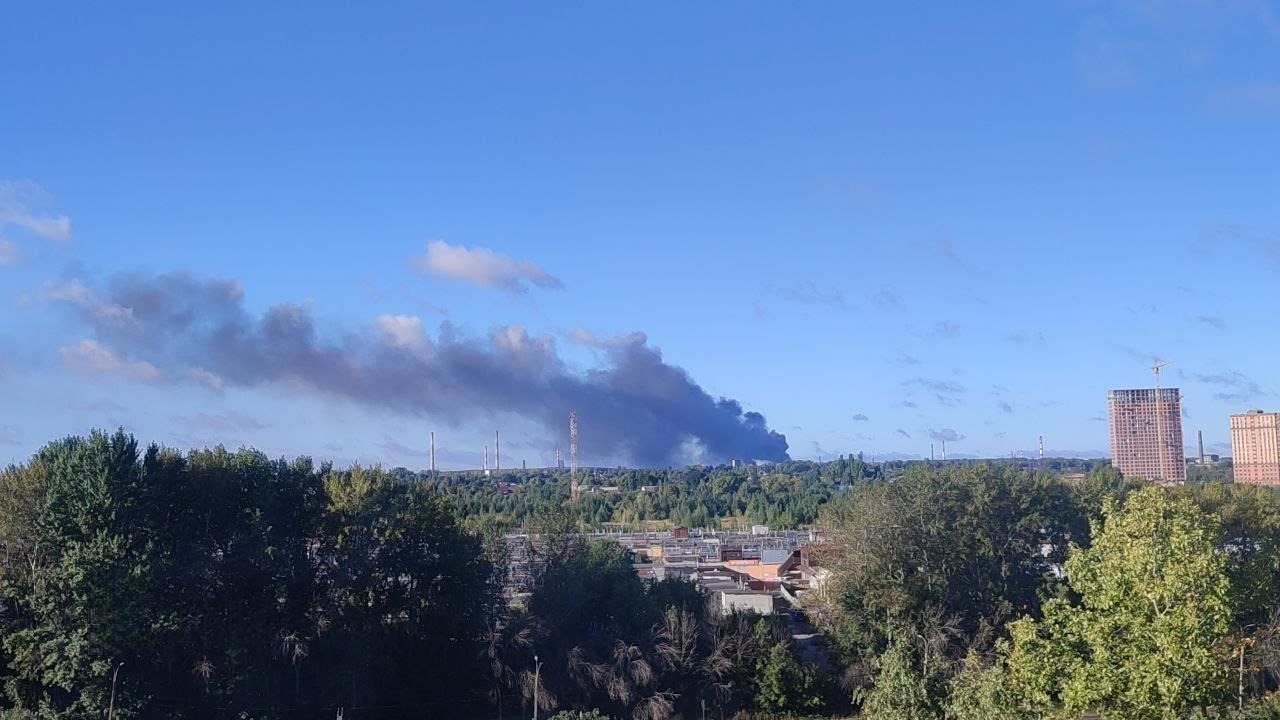 ukrainian drones took ryazan's blending unit after knocking out two its four crude units · post black smoke rising over ryazan oil refinery drone strike russia 6 2026 пожежа на