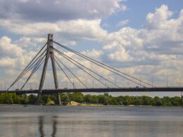 Kyiv's Northern Bridge connecting the city's two sides across the Dnipro River. Photo via Wikimedia Commons